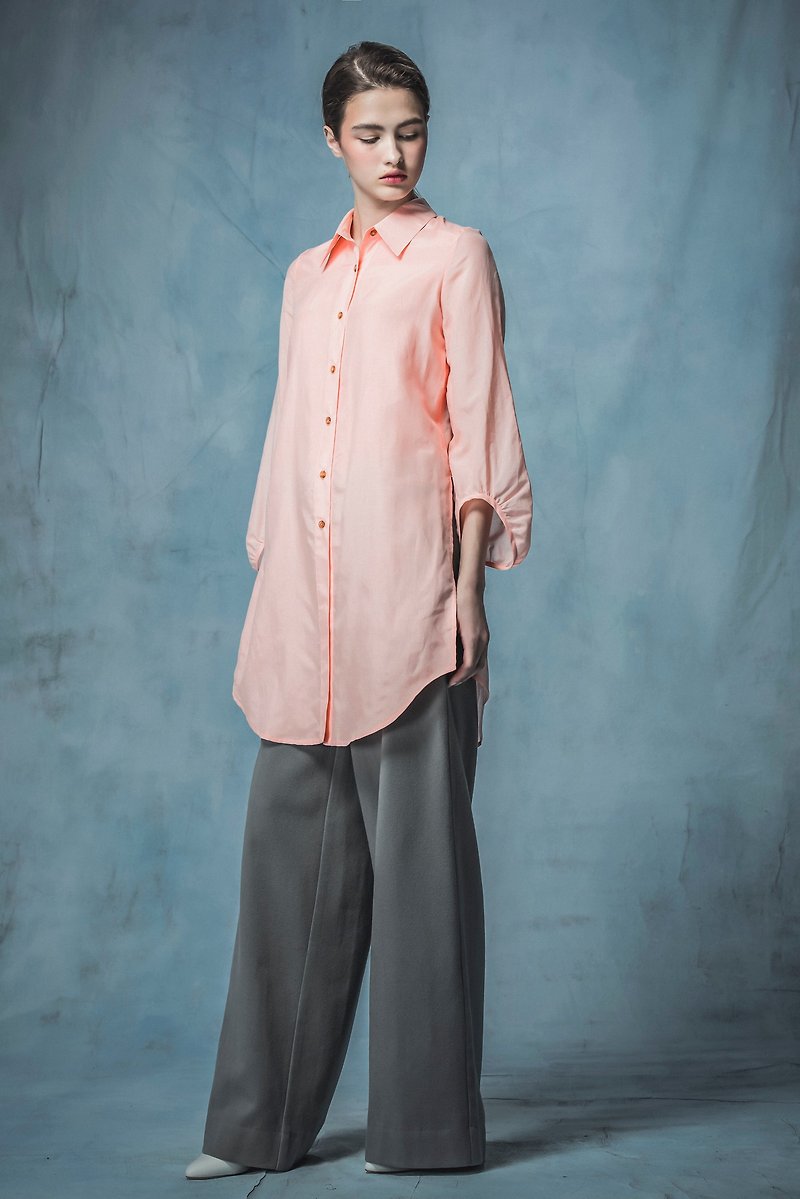 YUWEN pink long version of the shirt - เสื้อเชิ้ตผู้หญิง - ผ้าฝ้าย/ผ้าลินิน สึชมพู