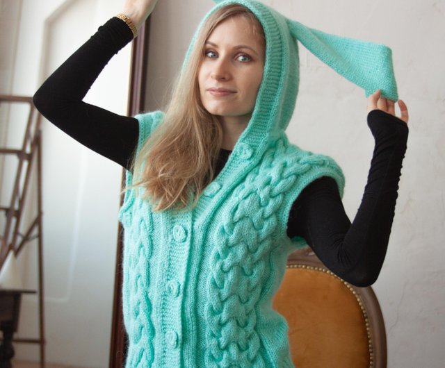 ベスト カーディガン ジャケット 手編みのモヘア フード付きセーター バニーイヤー - ショップ Custom knitted clothing  from Olga ベスト - Pinkoi