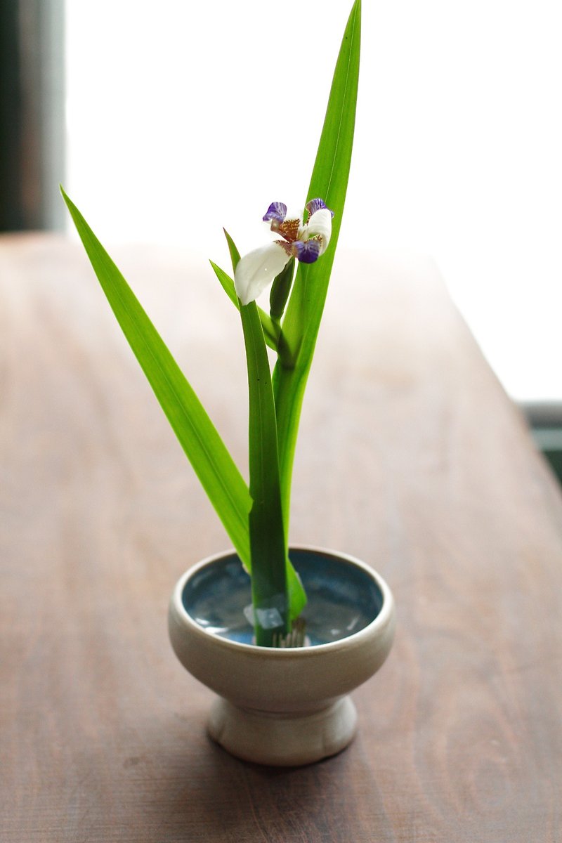 Blue sea water tall flower pot/Jianshui/candle holder - Pottery & Ceramics - Pottery White