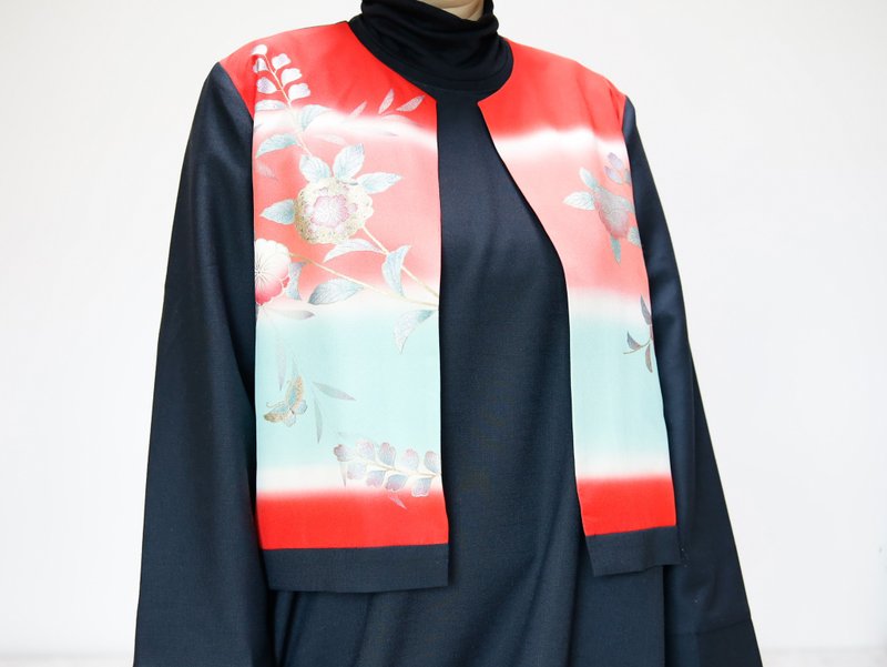 KIMONO CREW NECK JACKET -ヴィンテージ着物を使ったクルーネックジャケット １点物です - 女大衣/外套 - 聚酯纖維 紅色