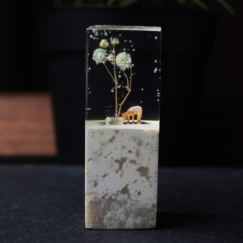 客製化手工印章-|梅花鹿樹脂老巴林印章 2.2x2.2 CM|篆刻印章 - 印章/印台 - 石頭 