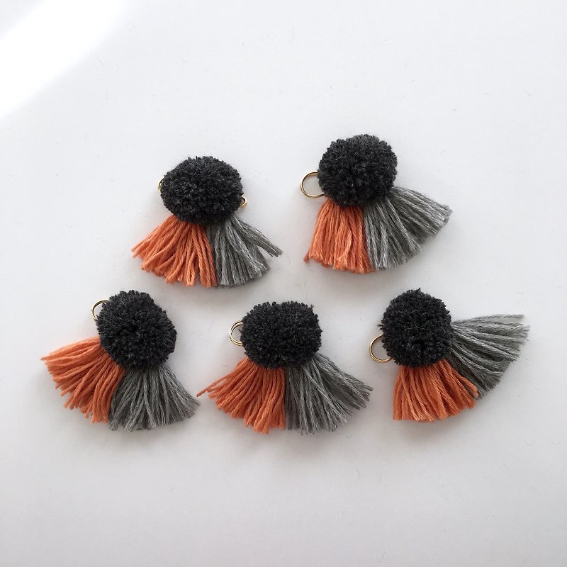 [Stall pin] Orange and Gray Mix - Brooches - Wool Gray