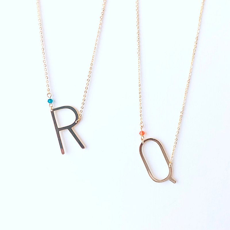 專屬個人化英文字母項鍊 自選12色水晶 Alphabet Letter Necklace - 項鍊 - 其他金屬 金色