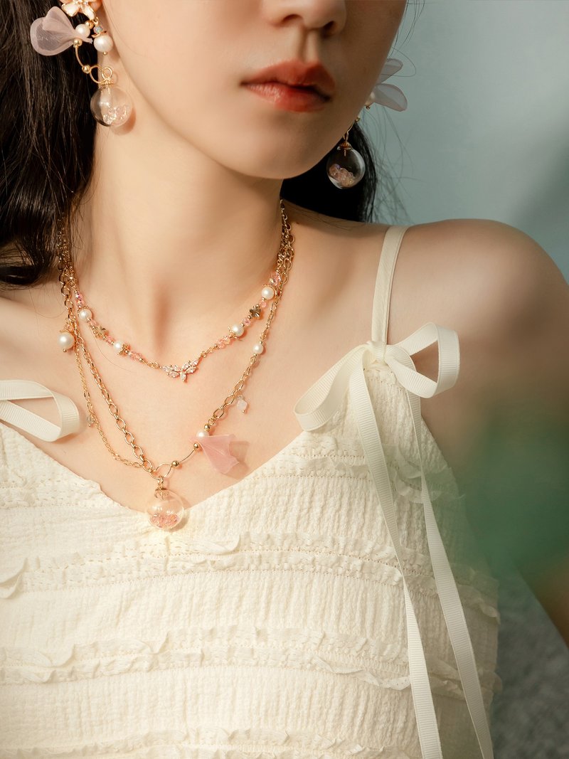 Sweet trainee. MUCHAT handmade 14KGP Swarovski crystal glass ball gauze flower necklace - Necklaces - Other Metals Pink