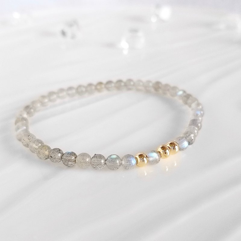 Labradorite Minimalist Gold Bracelet | Handmade Gemstone Jewelry Gift For Women - สร้อยข้อมือ - คริสตัล สีเทา