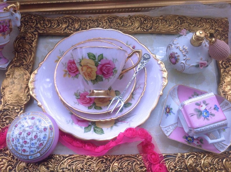 英国のボーンチャイナ1950英国のバラピンクのハイタグ茶碗、コーヒーカップ3ピースセットロマンチックピンク - 急須・ティーカップ - 磁器 ピンク