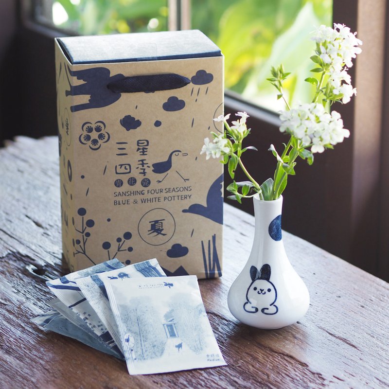 [Mid-Autumn Festival Gift Box Before Flowers and Under Moon] Moon Rabbit Flower Set and Coffee Filter Hanging Set - เซรามิก - เครื่องลายคราม ขาว