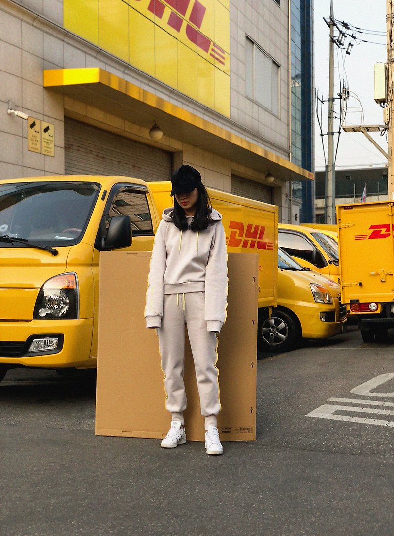 Half girl half boy hoodie/ beige 淺卡及 - Unisex Hoodies & T-Shirts - Cotton & Hemp Khaki