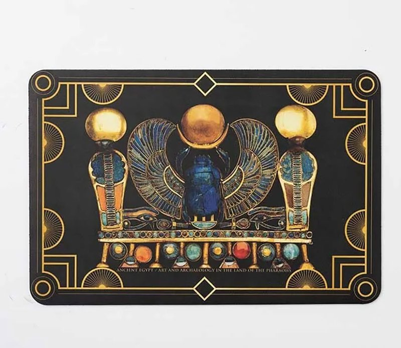 Diaspora Mat - Tutankhamen's Scarab - พรมปูพื้น - วัสดุอื่นๆ สีดำ