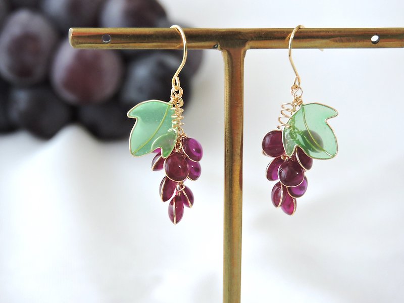 Grape earrings / Clip-On Grape - ต่างหู - เรซิน สีม่วง