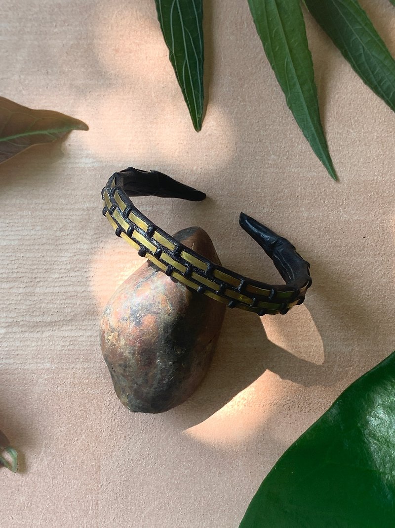 Woven Brass Cuff (triple-bone) (unique, handmade, leather bracelet) - 手鍊/手環 - 真皮 多色