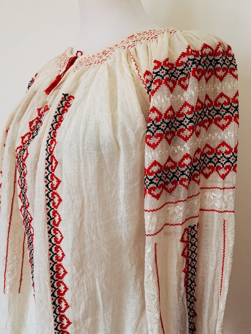 トップス 1920's antique Rumania embroidery tunic トップス 1920's antique Rumania embroidery tunic 1920's antique