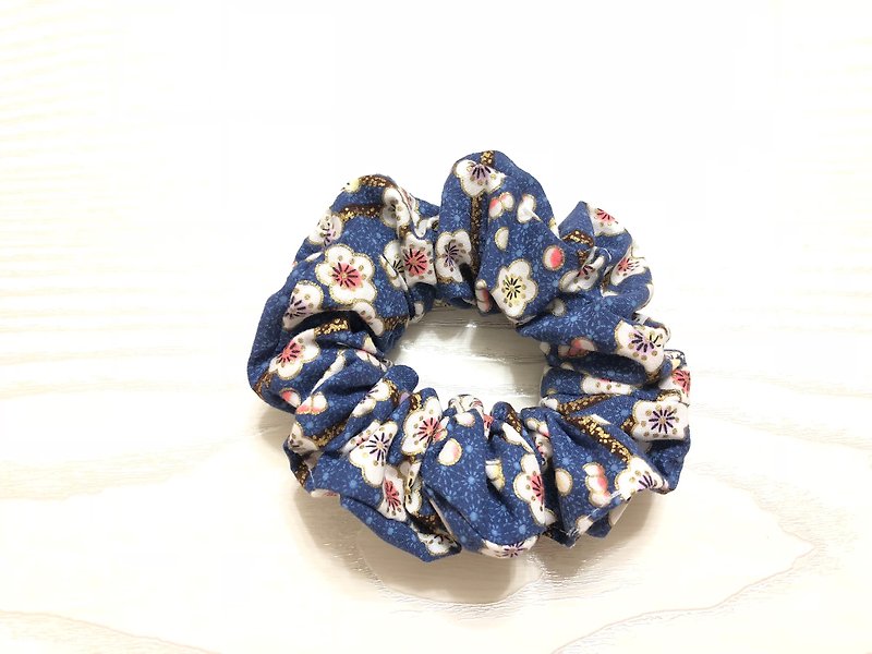 Retro and hot bronzing plum. Blue / large intestine ring hair bundle. Donut hair bundle. Hair ring - Hair Accessories - Cotton & Hemp Blue