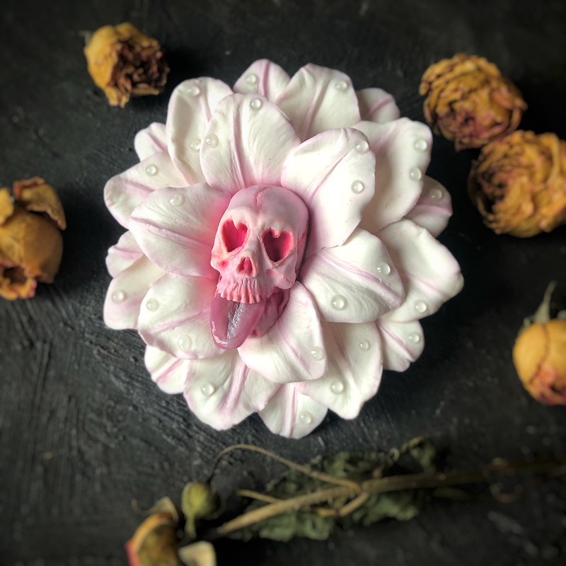 Skull jewelry/halloween brooch/White flower brooch/gothic gifts/flower pin - Brooches - Plastic Black