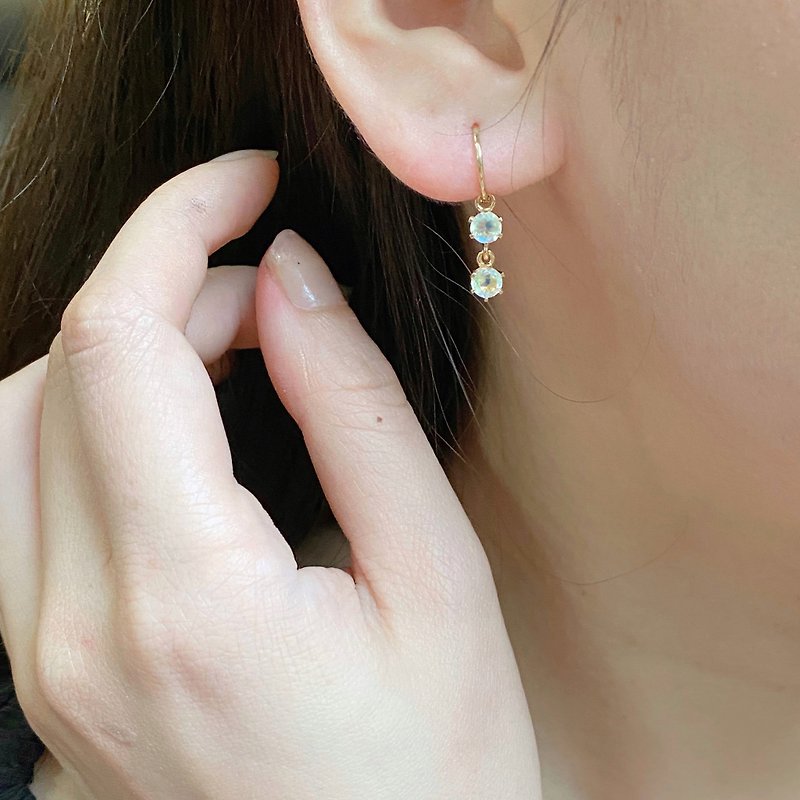 Emerald Gift Niancui-18K Gold Top Glass Body Section Blue Moonstone Asymmetrical Shaped Earrings - ต่างหู - เครื่องประดับพลอย สีทอง
