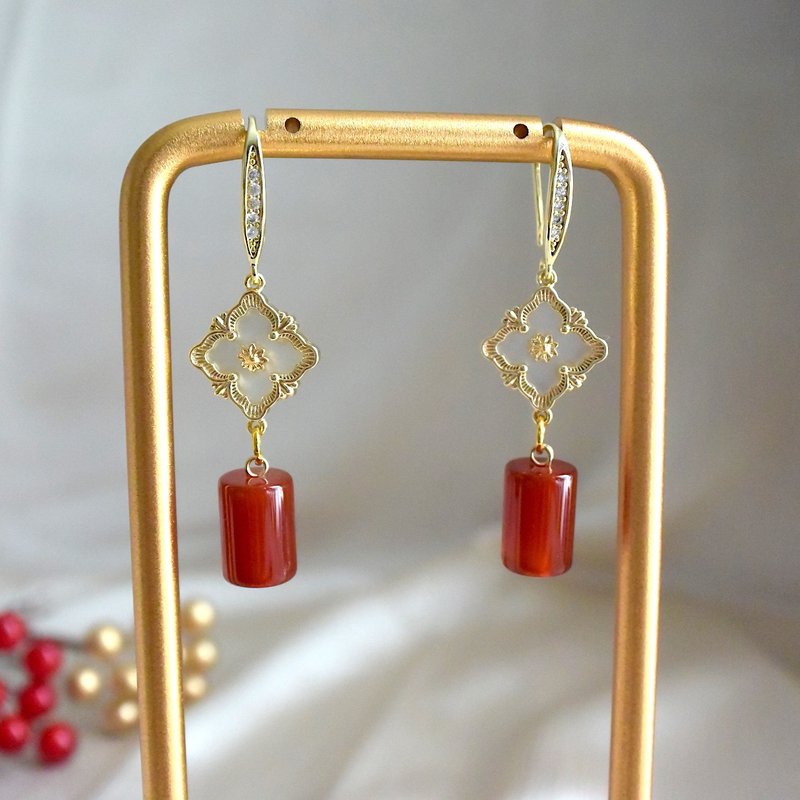 Antique shell and carnelian earrings - ต่างหู - เครื่องประดับพลอย สีแดง