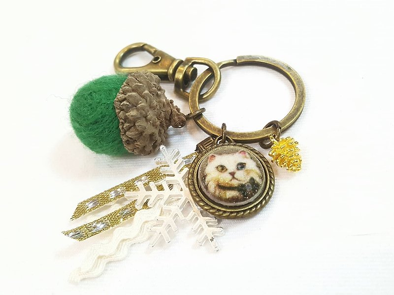 Paris*Le Bonheun. Forest of happiness. Cat. Wool felt acorns. Pine cone key ring charm. Christmas gifts - Keychains - Other Metals Green
