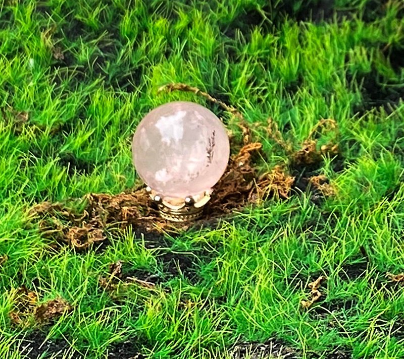 あなたは愛と富の石になります - 天然ローズクォーツ共生小さな木の水晶玉はすぐに発送されます - 置物 - クリスタル 多色