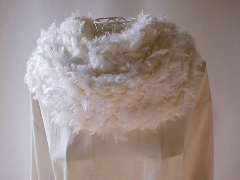 再出品×2（初雪)原毛のようなウールとメリノ・アルパカ入りモヘヤたっぷり・ふわふわ♪スヌード - スカーフ - その他の素材 ホワイト