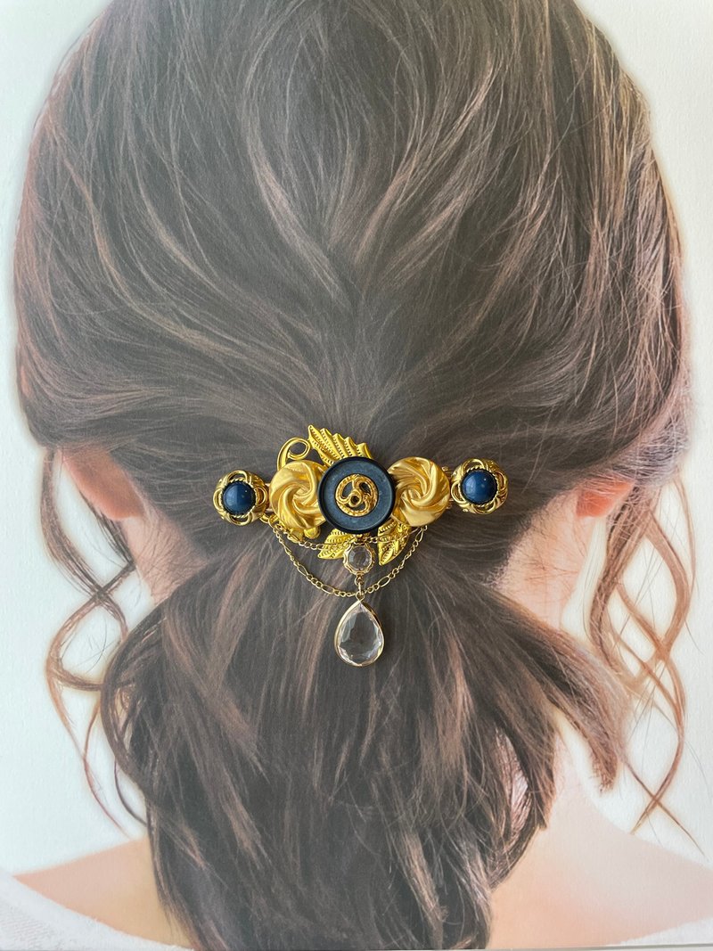 vintage button hairclip - เครื่องประดับผม - พลาสติก สีน้ำเงิน