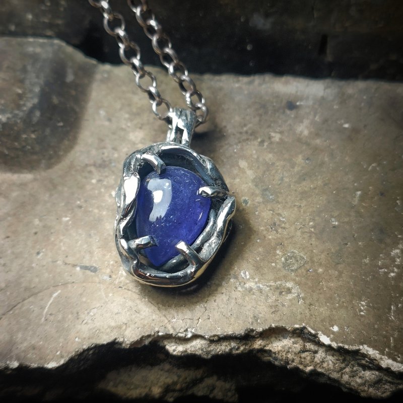 Tanzanite condolence - Necklaces - Gemstone Blue