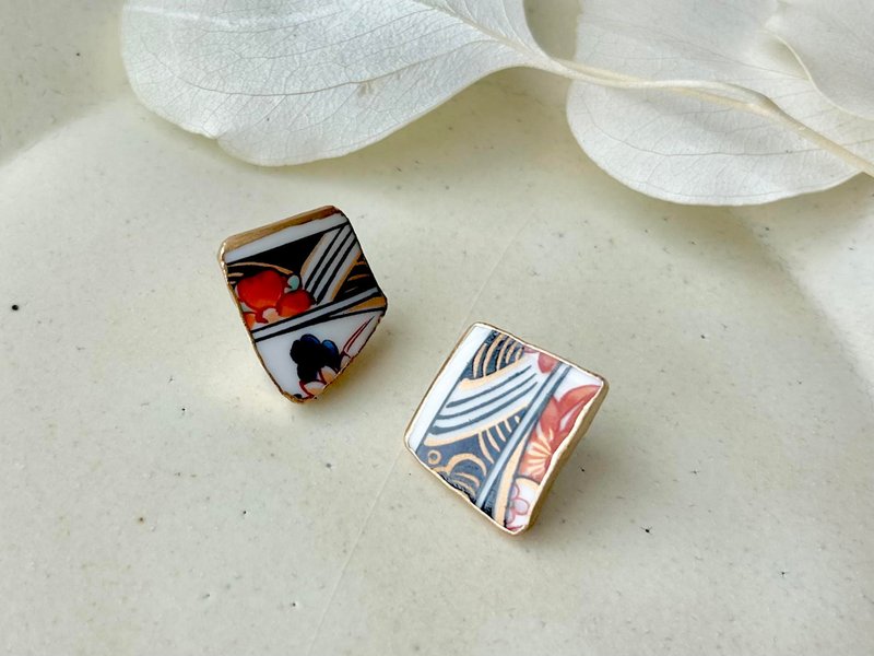 【金具が選べる】有田焼　金継ぎ　ピアス　イヤリング　花柄　和柄　伝統工芸　No.144 - 耳環/耳夾/耳骨夾 - 陶 藍色