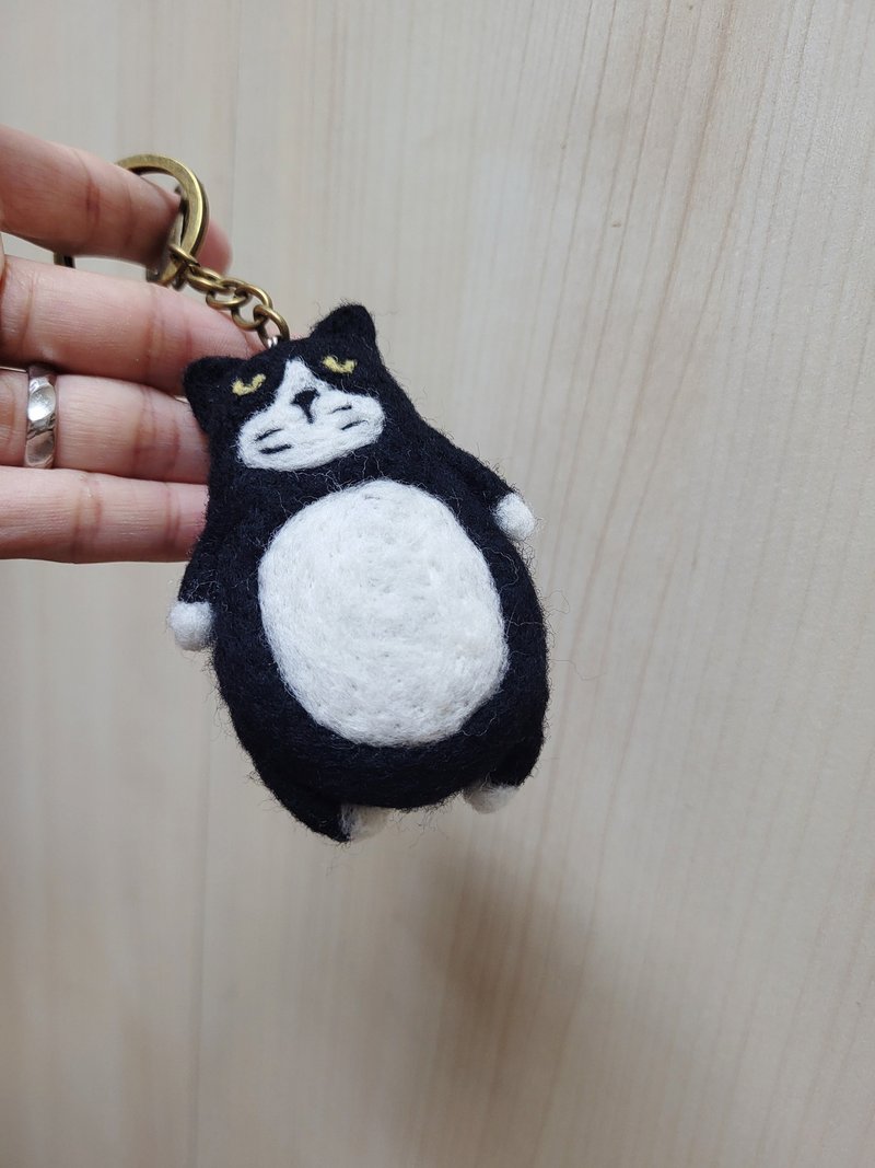 珮寧手作│胖胖-賓士貓│貓咪羊毛氈.鑰匙圈.吊飾│ - 吊飾 - 羊毛 