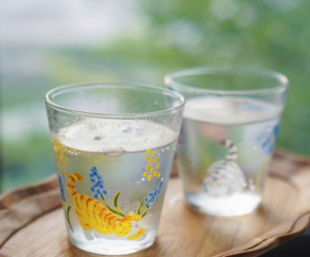 ミャオジmewji オリジナルイラスト 可愛いガラスのジュースカップ 猫とお花のプリントがテーマのヒヤシンスカップ ショップ Mewji グラス コップ Pinkoi