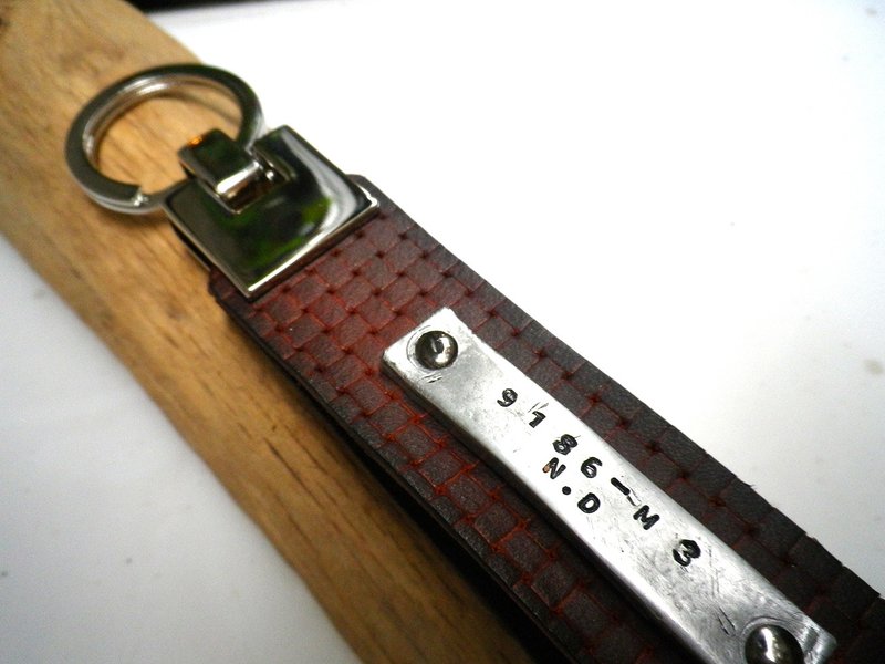 atwill. Checked cowhide iron gray metal lettering key ring / silver x deep coffe - Keychains - Genuine Leather Gray