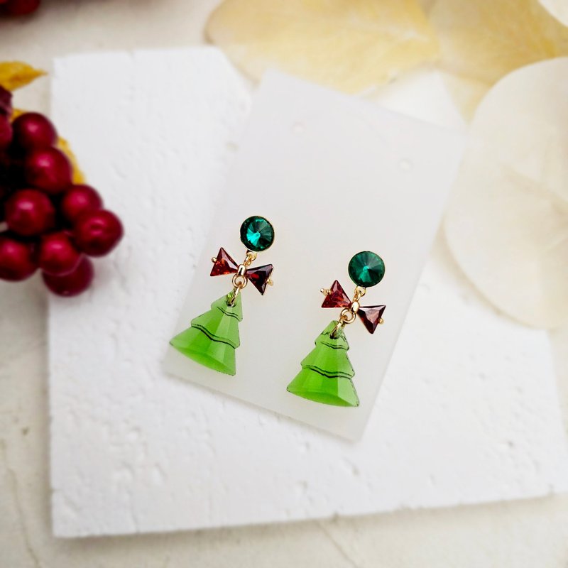 Christmas Tree - Clip Earrings Needle Earrings - Christmas - Earrings & Clip-ons - Other Metals Green