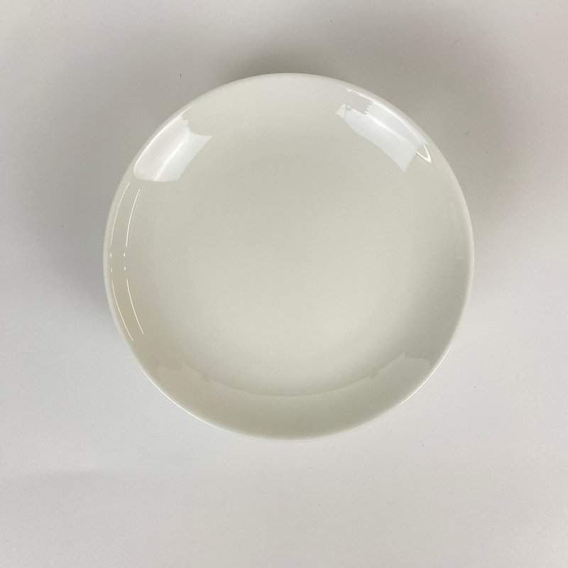 【NARUMI】Chinese White Chinese style pure white bone china disc 12cm - Plates & Trays - Pottery White