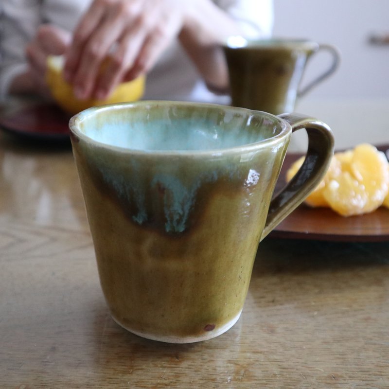 日本製マグカップ　茶色　陶器　コップ　ハンドメイド　コーヒーカップ - 咖啡杯/馬克杯 - 陶 