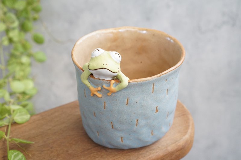 Frog plant pot, handmade ceramic, pottery - 盆栽/植栽 - 陶 藍色