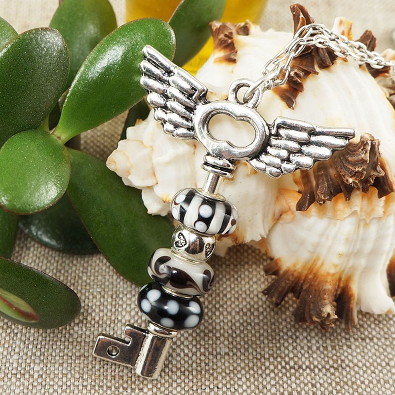 Silver Skeleton Key Black and White Lampwork Glass Euro Charm Necklace Jewelry - 項鍊 - 玻璃 黑色