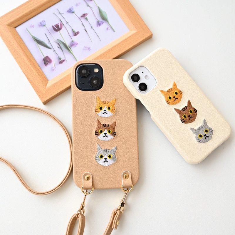 多機種対応 スマホケース 【 刺繍 まるっと 3匹の猫 】 スマホショルダー ねこ ネコ ペット アニマル A235I - 手機殼/手機套 - 真皮 咖啡色