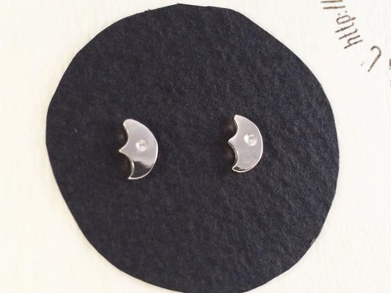 Crescent SV earrings - ต่างหู - โลหะ สีเงิน