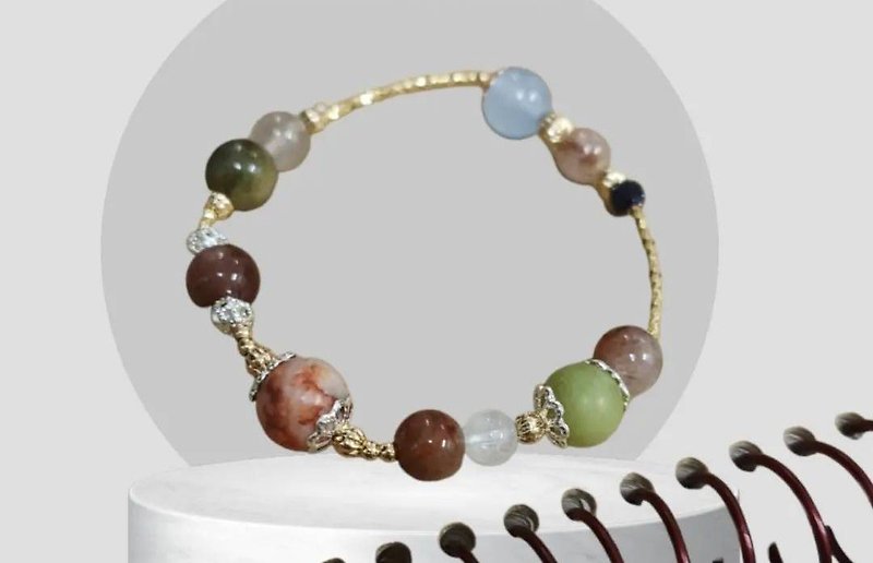 Handmade crystal bracelet - สร้อยข้อมือ - วัสดุอื่นๆ หลากหลายสี