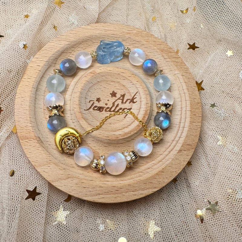 Taro name moon-いもめいげつ moon Stone, aquamarine, labradorite, aquamarine rabbit - สร้อยข้อมือ - คริสตัล 