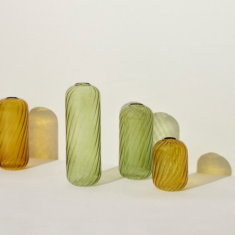 【Hübsch】－ 661512 草綠色斜紋細身玻璃花瓶-3件組 花器 插花 - 花瓶/花器 - 玻璃 綠色