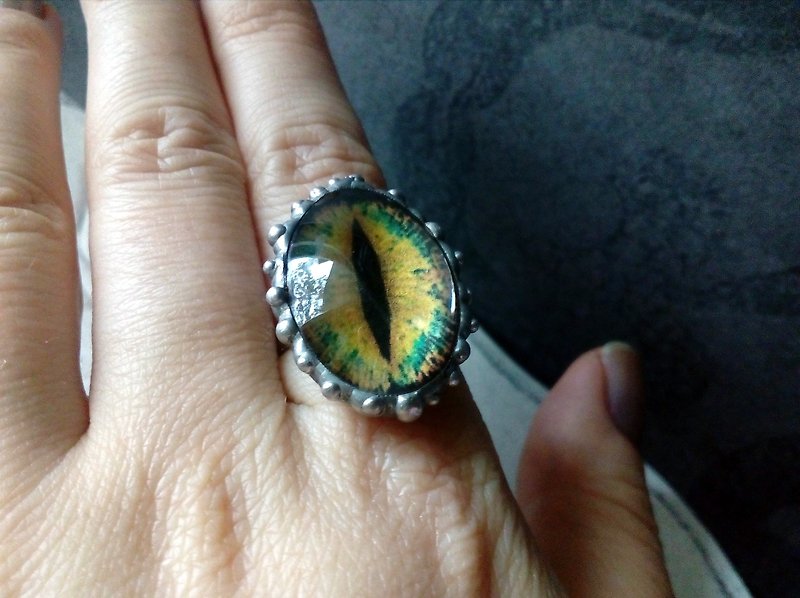 玻璃 戒指 綠色 - Chunky evil eye green yellow stained glass ring. Third eye witch ring. Halloween