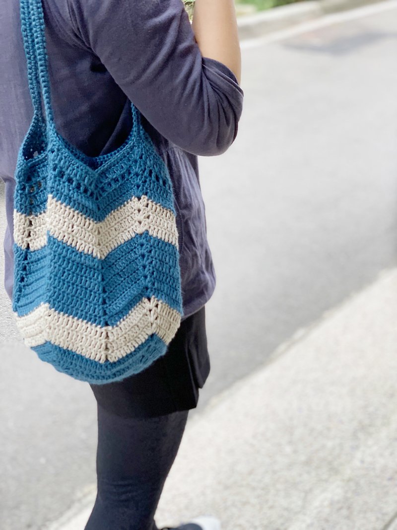 【好日手作】海洋針織勾線揹袋 - 手提包/手提袋 - 棉．麻 藍色