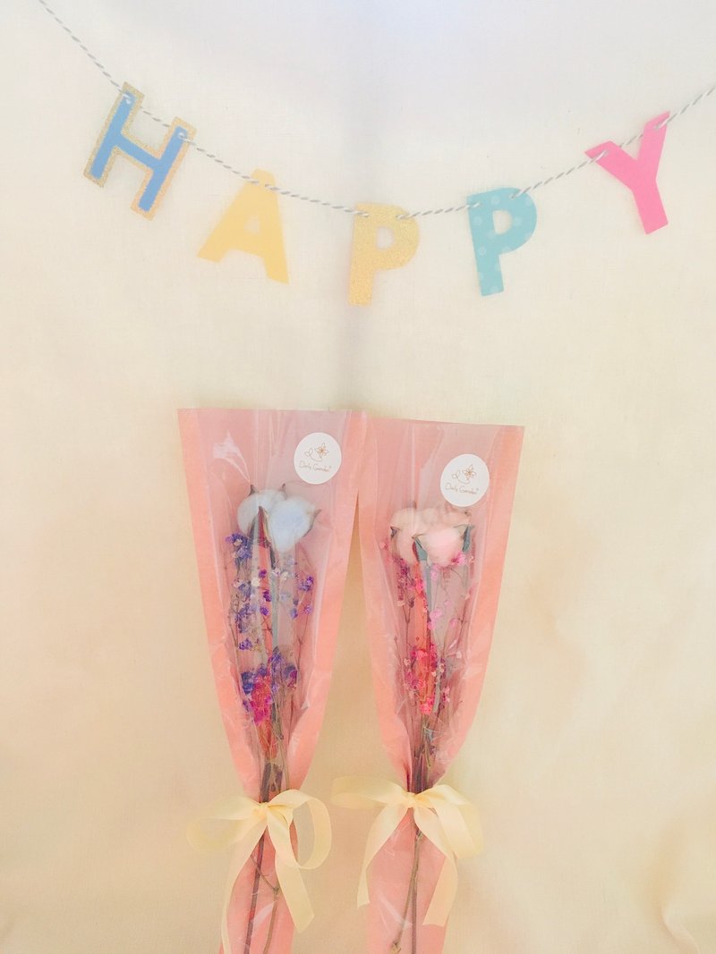 Happy Time 滿天星雲朵系輕花束 夏日來了/畢業小物/日日好安 - 乾燥花/永生花 - 棉．麻 