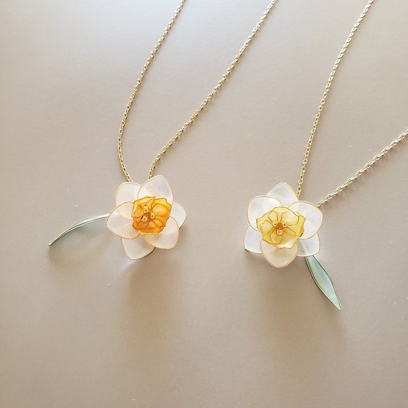 daffodil necklace - สร้อยคอ - เรซิน สีเหลือง