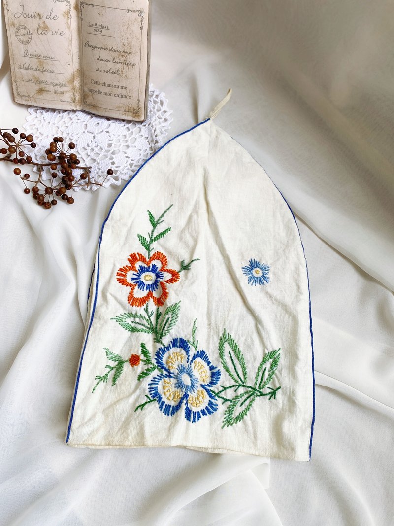 【好日戀物】德國vintage老奶奶的傳家寶手工刺繡茶壺防塵蓋罩 - 其他 - 棉．麻 多色