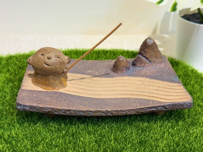 小沙彌線香台-A款 - 擺飾/家飾品 - 陶 咖啡色