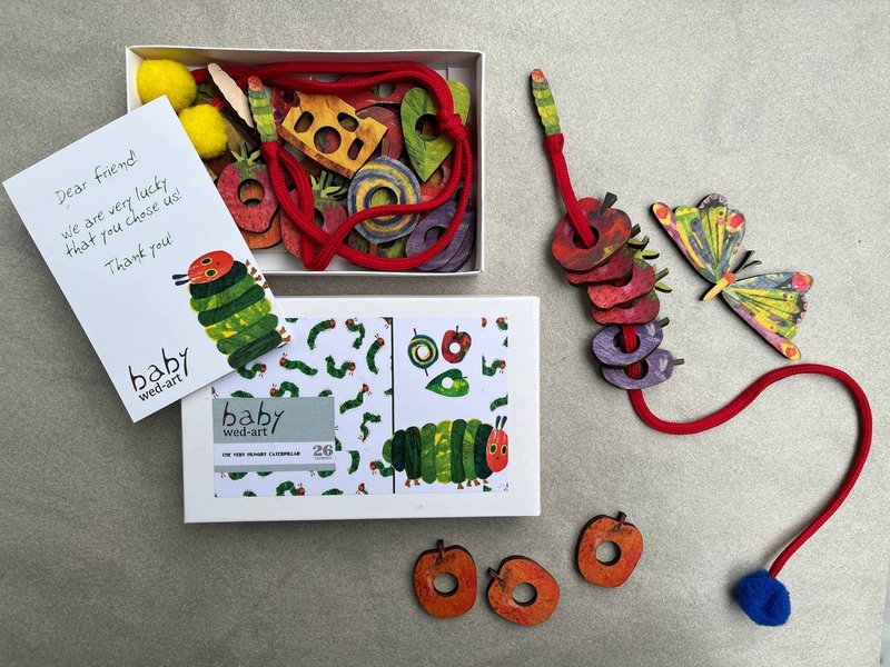 The very hungry caterpillar lacing toy - ของเล่นเด็ก - ไม้ หลากหลายสี