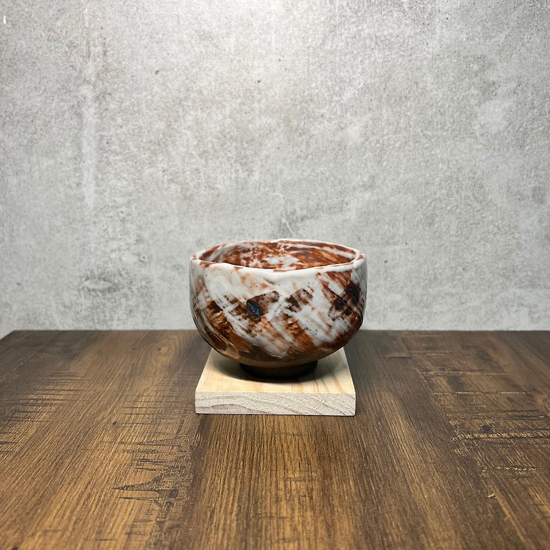 Hand-made Shino pottery bowl - แก้ว - ดินเผา หลากหลายสี