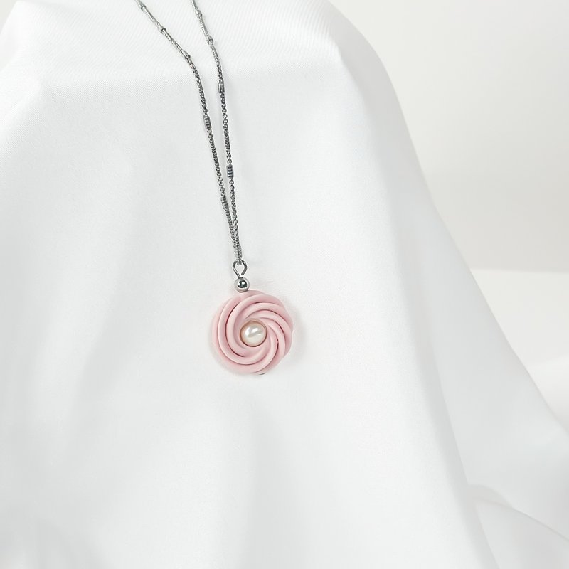 【Mobius Heart's Turn】 Ceramic Necklace | Transform Your Inner Vortex into Elegant Strength - Necklaces - Porcelain 