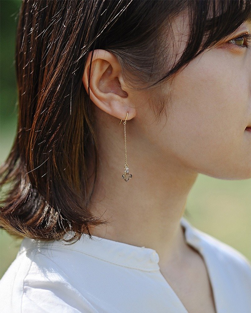 Gray Hydrangea Handmade Glass Earrings - ต่างหู - แก้ว 