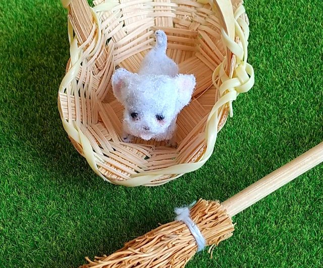 約2.8cm 小さい モールアート 白チワワ - ショップ Little Dog